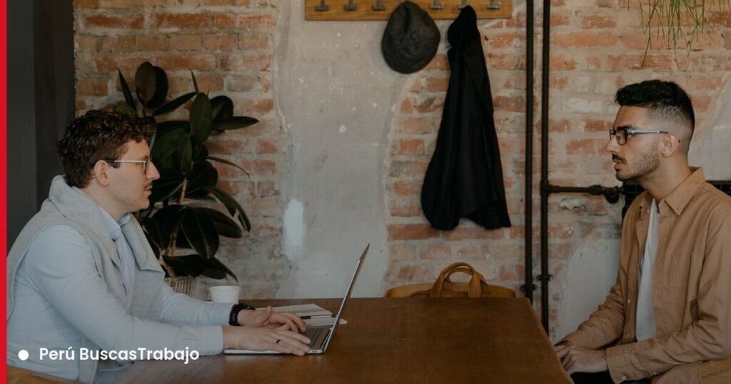 Trabajar medio tiempo mientras estudias en Perú